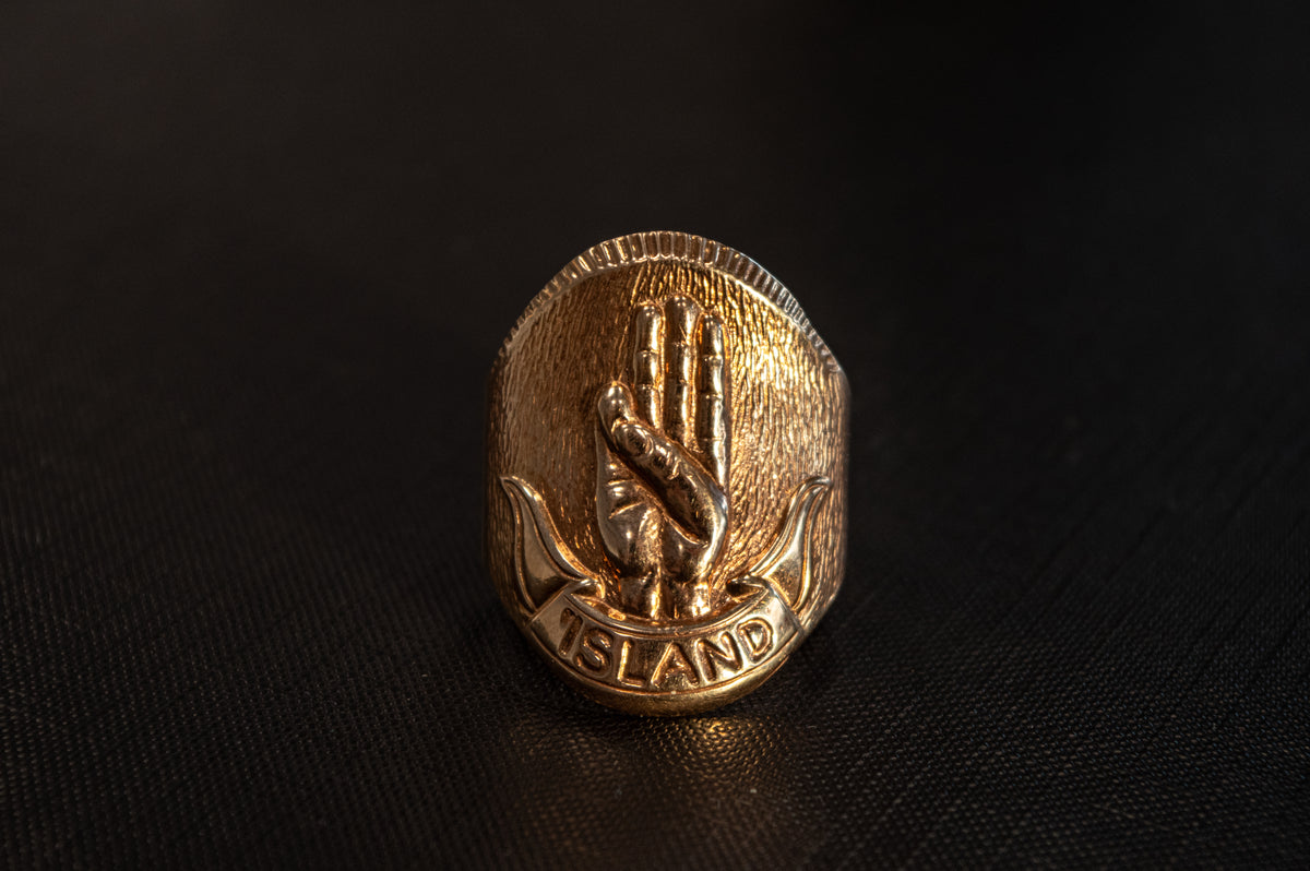 Brons hnútur skátakveðja